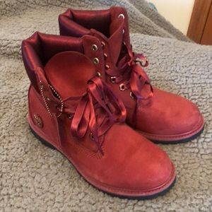 Timberland Women's burgundy Suede Lace-Up Ankle Boots